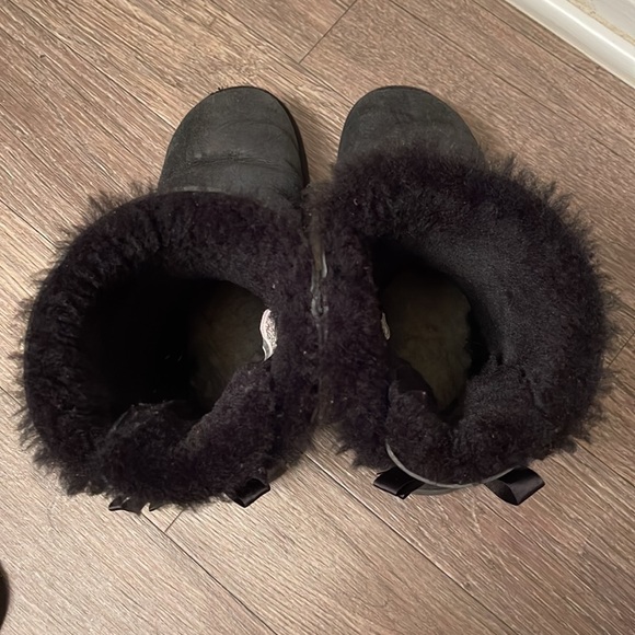 UGG Women’s Bailey Bow II - Black; Size 9 - Picture 5 of 7